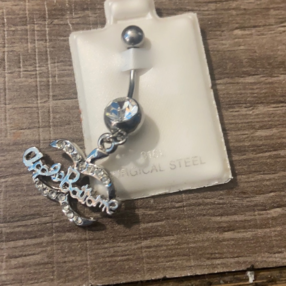 Apple bottoms belly ring